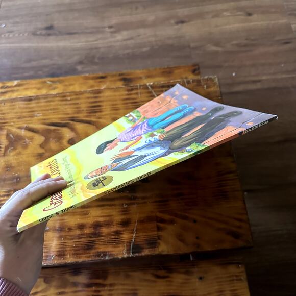 Vintage 2000 Grandfather Counts Chinese Paperback Book - Picture 9 of 9